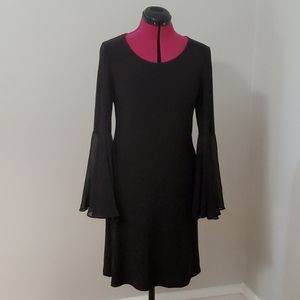 Flutter sleeve dress